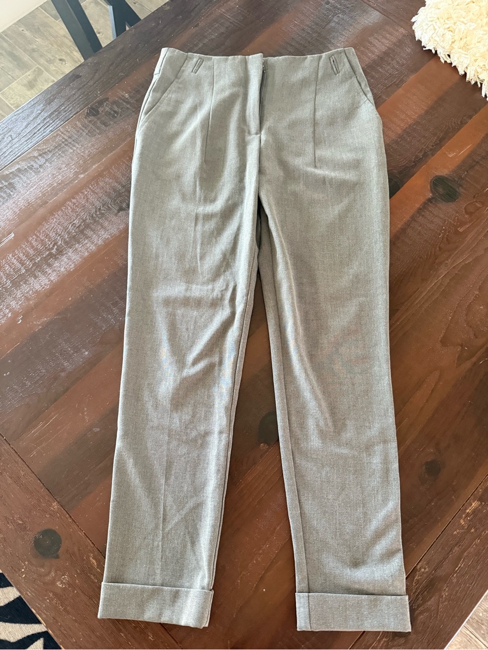 Forever 21 Women’s Gray Solid Cuffed Flat Front Dress Pants Size 4